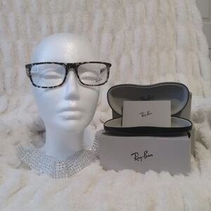 Ray-Ban Black and Gray
